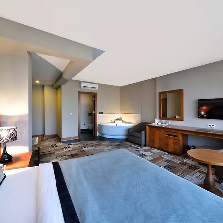 Tiara Thermal & Hotel