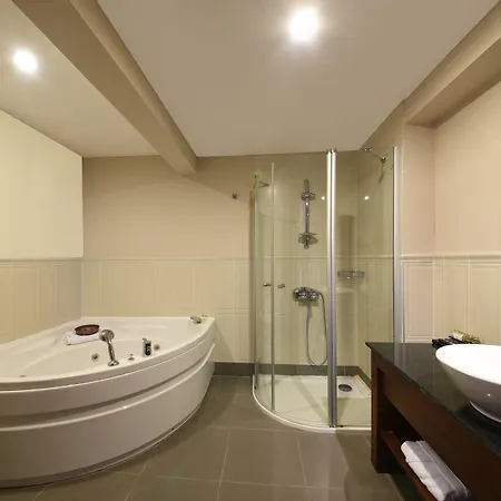 Tiara Thermal & Hotel