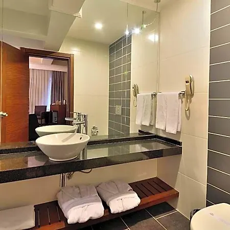Ξενοδοχείο Tiara Thermal & 4*